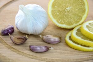 13 Benefits of Eating Garlic on Empty Stomach in the Morning